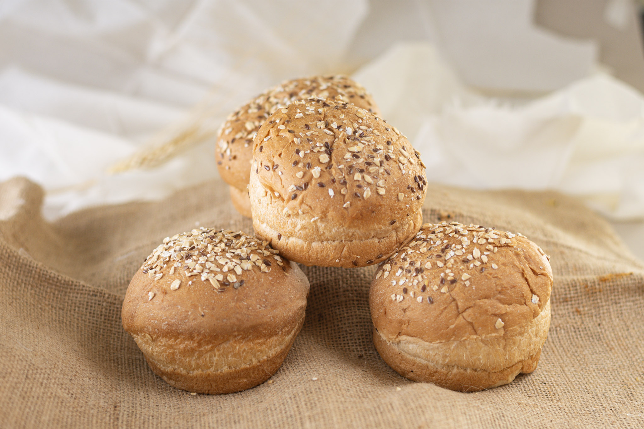 Pan de hamburguesa brioche dorado